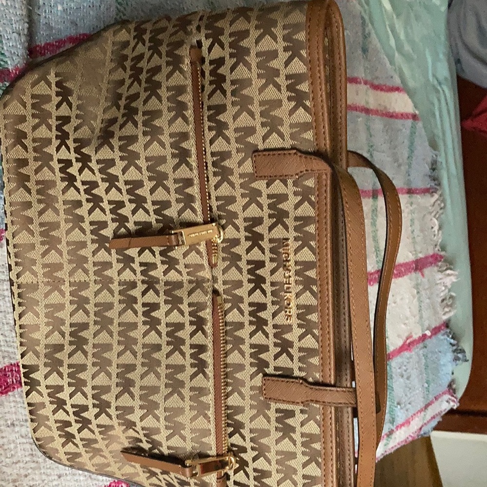 Michael Kors Kempton MD pocket tote